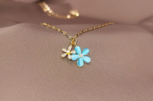 Mavi Çiçek Detaylı 14K Altın Kaplama Kolye
