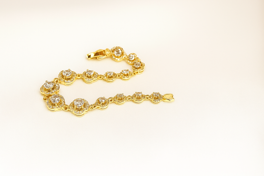 Zamansız Işıltı – 14K Altın Kaplama Zarif Bileklik