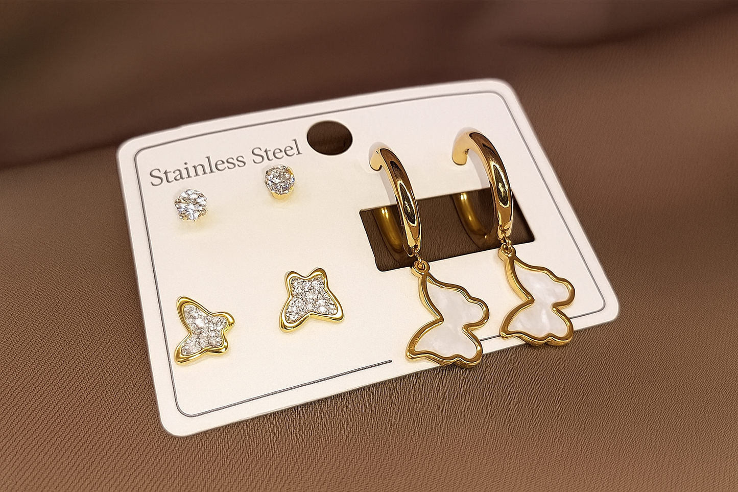 Üçlü Altın Kelebek Küpeler Seti – 14 Ayar Altın Kaplama, Parlaklığını Uzun Süre Korur