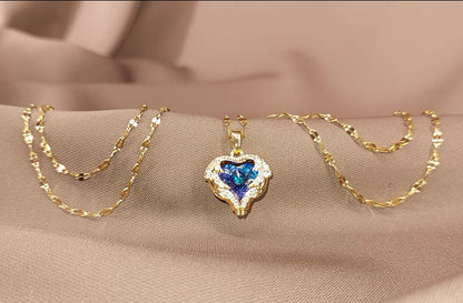 Kalp Şeklinde Mavi Taşlı Zarif Kolye