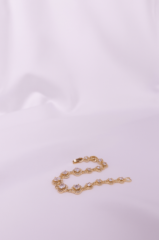 Zamansız Işıltı – 14K Altın Kaplama Zarif Bileklik